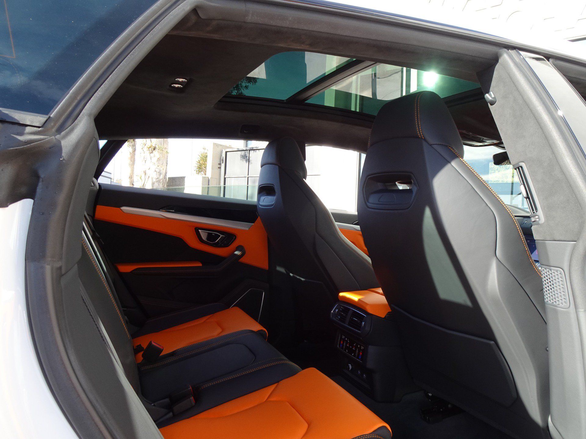 Used 2021 Lamborghini Urus AWD/4WD image 20
