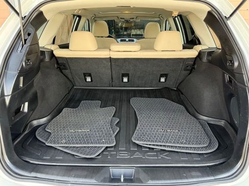 Used 2018 Subaru Outback 3.6R Limited AWD/4WD image 19
