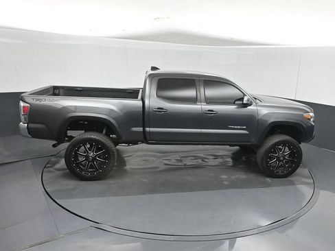 Used 2020 Toyota Tacoma TRD Off-Road AWD/4WD image 36