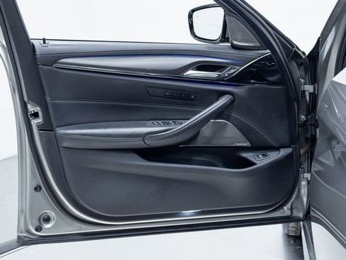 Used 2022 BMW M5 w/ Executive Package image 10