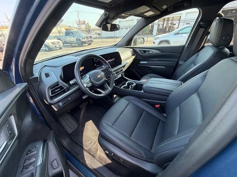 Used 2026 Chevrolet Traverse LT FWD image 5