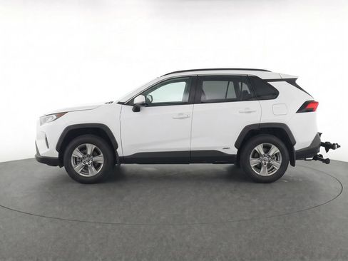 Used 2024 Toyota RAV4 XLE w/ Convenience Package AWD/4WD image 8