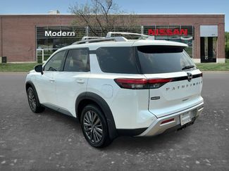 Certified 2025 Nissan Pathfinder SL w/ SL Premium Package FWD video 2