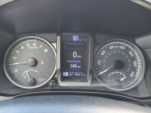 Used 2019 Toyota Tacoma TRD Off-Road AWD/4WD image 14