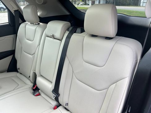Used 2018 Ford Edge Titanium w/ Equipment Group 301A AWD/4WD image 30