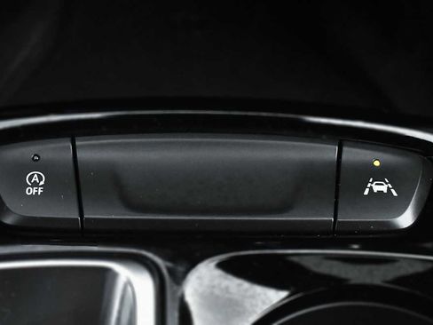 Used 2025 Chevrolet Trax RS w/ Sunroof Package image 8