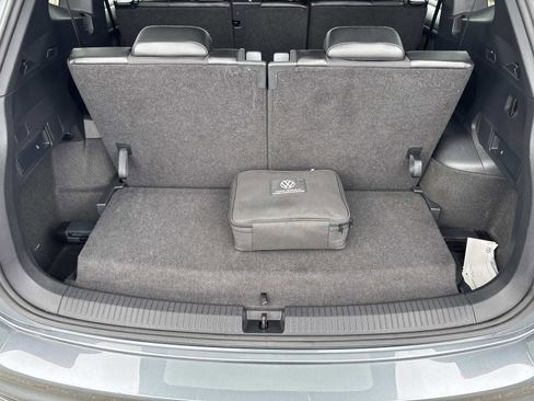 Certified 2024 Volkswagen Tiguan SE R-Line image 27