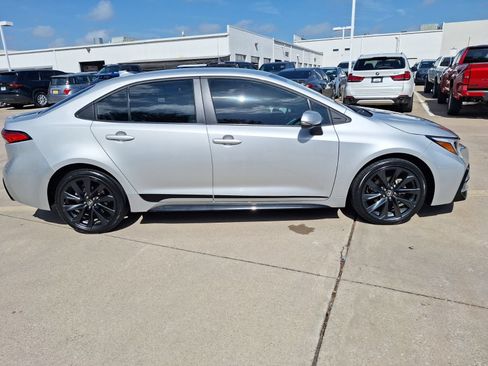 Used 2025 Toyota Corolla SE FWD image 7