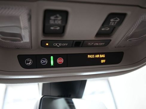 Used 2018 Buick Enclave Avenir w/ Avenir Technology Package image 32