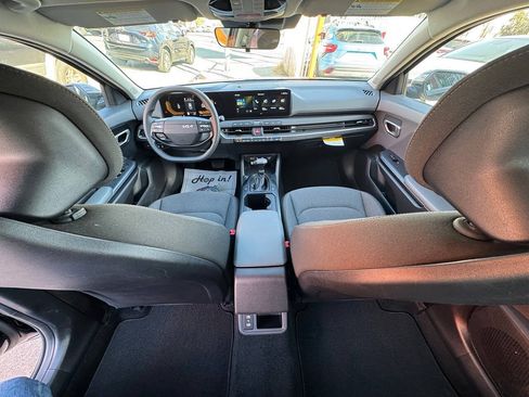 Used 2025 Kia K4 FWD image 16