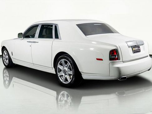 Used 2016 Rolls-Royce Phantom Sedan image 14