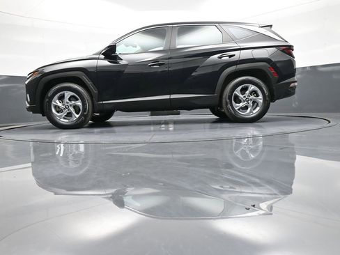Used 2023 Hyundai Tucson SE image 32