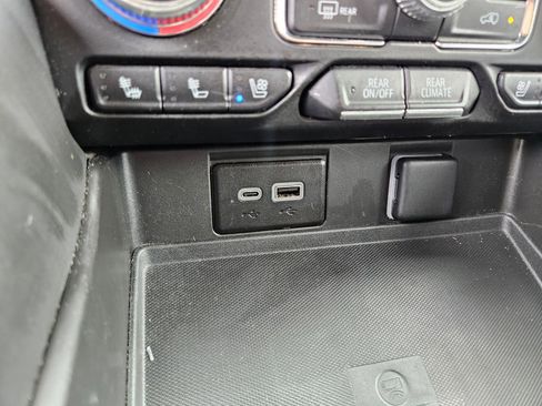 Used 2024 GMC Yukon SLT image 18