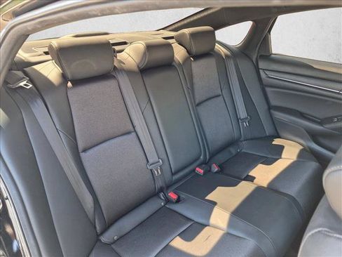 Used 2019 Honda Accord Sport image 17