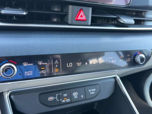 New 2026 Kia Carnival EX FWD image 34