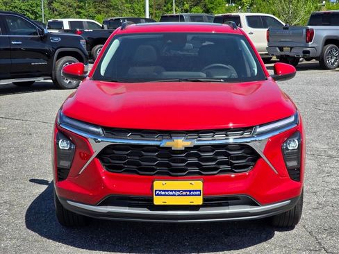 New 2026 Chevrolet Trax LT w/ Sunroof Package FWD image 17