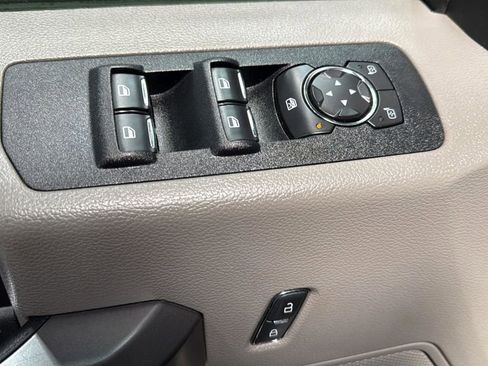 Used 2019 Ford F150 XLT AWD/4WD image 17