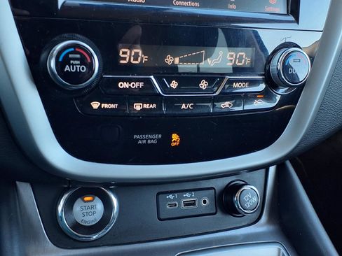 Used 2021 Nissan Murano S image 20