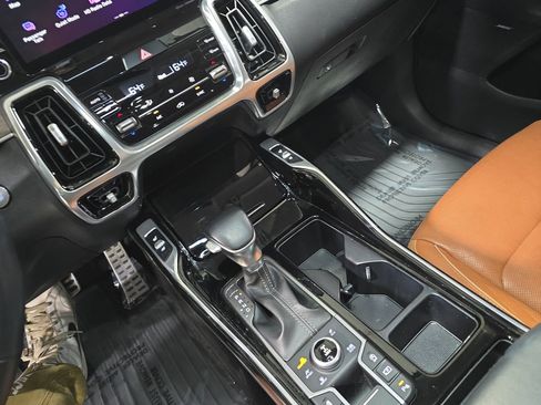 Used 2021 Kia Sorento SX Prestige image 25