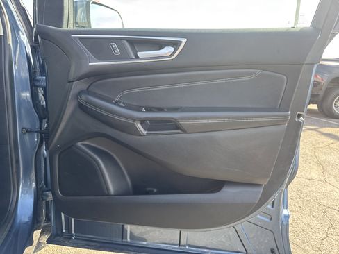 Used 2018 Ford Edge Titanium w/ Equipment Group 302A AWD/4WD image 27