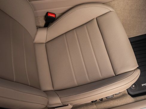 Certified 2026 Porsche Panamera RWD image 41
