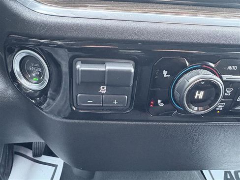 Used 2025 Chevrolet Silverado 1500 LT image 18