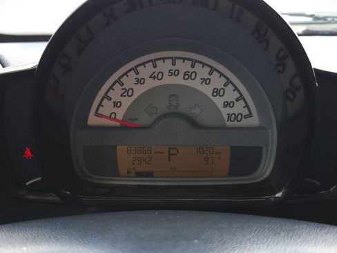 Used 2013 smart fortwo pure RWD image 16