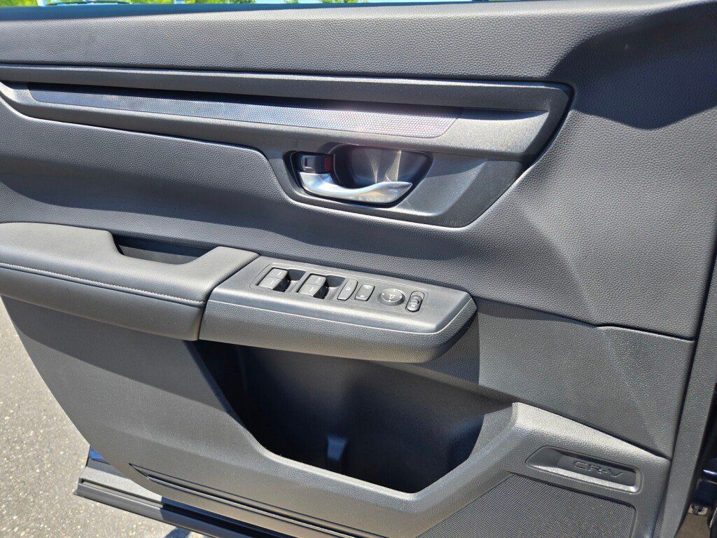 Certified 2025 Honda CR-V LX image 22