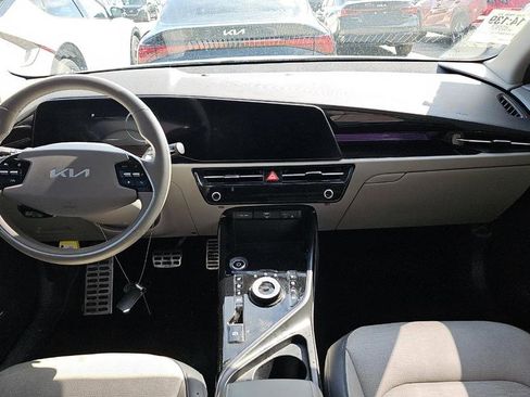 Certified 2023 Kia Niro Wave w/ Wave Preserve Package image 11
