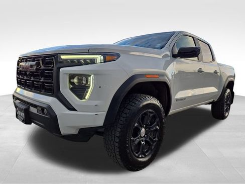 Used 2023 GMC Canyon Elevation w/ Elevation Premium Package AWD/4WD image 5
