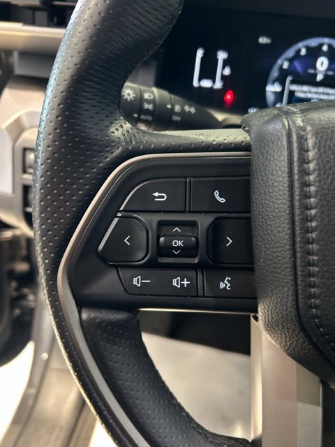 Used 2025 Toyota 4Runner SR5 AWD/4WD image 13