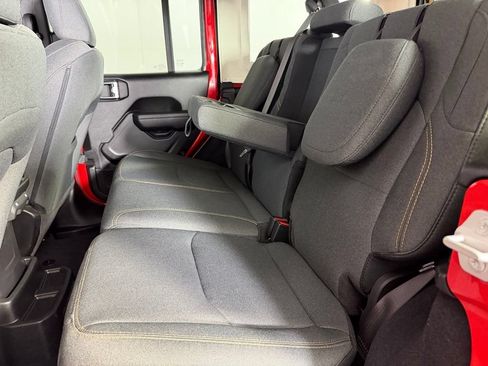 Used 2024 Jeep Wrangler Unlimited AWD/4WD image 25