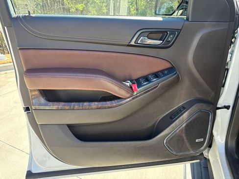 Used 2020 Chevrolet Suburban Premier image 14