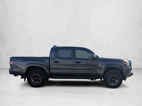 Used 2022 Toyota Tacoma Limited image 4