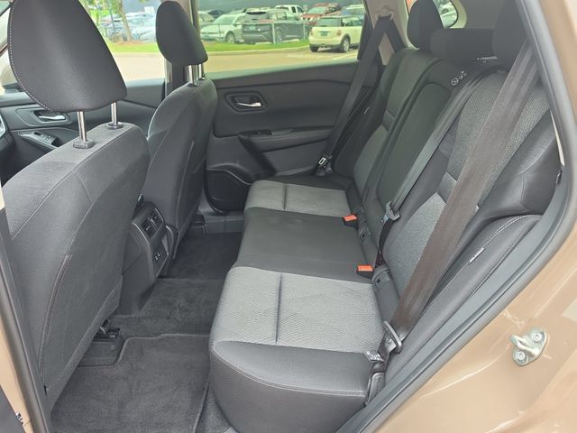 Used 2025 Nissan Rogue SV AWD/4WD image 21