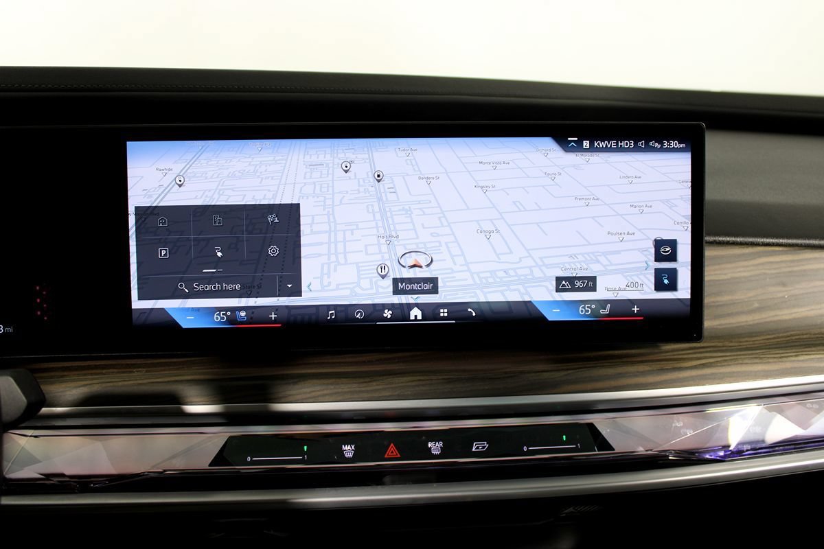 Used 2023 BMW i7 xDrive60 AWD/4WD image 26