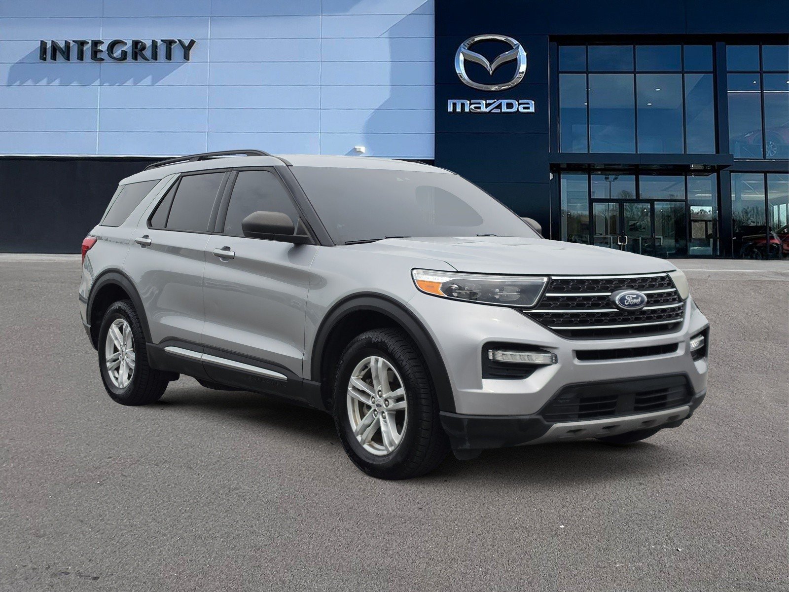 Used 2020 Ford Explorer XLT w/ Equipment Group 202A AWD/4WD image 1