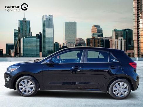 Used 2023 Kia Rio S image 2