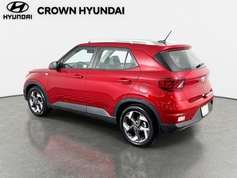 Certified 2025 Hyundai Venue Limited FWD image 7