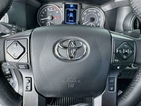 Used 2023 Toyota Tacoma TRD Off-Road AWD/4WD image 20
