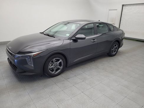 Used 2025 Kia K4 FWD image 2