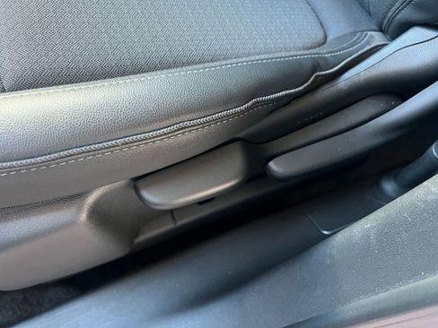 Used 2025 Buick Encore GX Preferred image 23