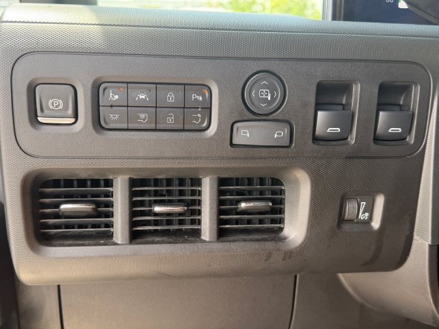 Used 2024 Chevrolet Brightdrop 600 w/ Commercial Equipment Package AWD/4WD image 11