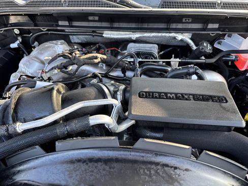 Used 2025 GMC Sierra 2500 Denali Ultimate image 33