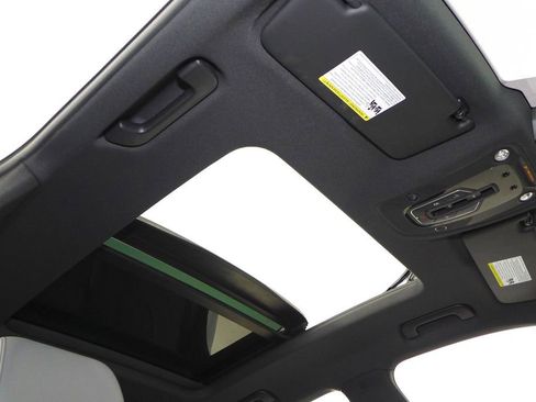 Used 2022 Audi SQ5 Premium Plus w/ Premium Plus Package image 18