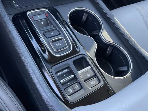 Certified 2025 Honda Pilot Touring image 21