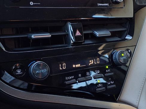 Used 2021 Toyota Camry LE image 9