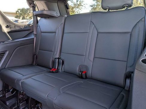 New 2026 GMC Yukon Denali w/ Denali Reserve Package AWD/4WD image 13