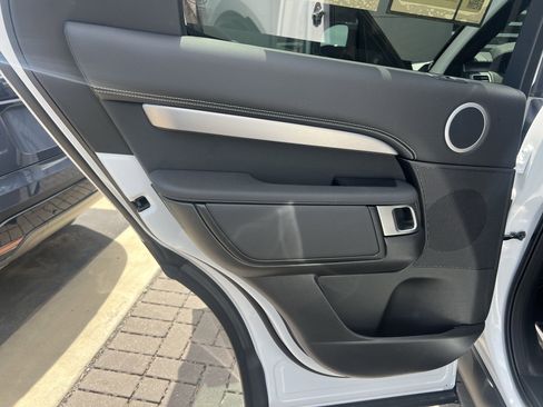 Certified 2025 Land Rover Discovery Dynamic SE AWD/4WD image 30