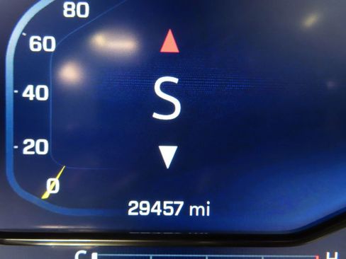 Used 2024 Chevrolet Suburban RST w/ Luxury Package image 13